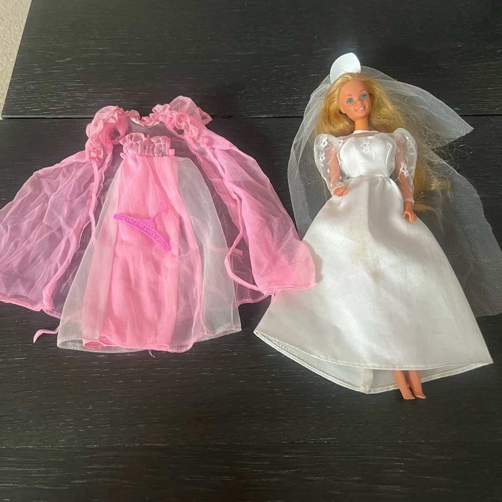 Barbie 1982 'Wedding of the Year Here Comes The Bride' #5743 Lovely N Lacy #5653
